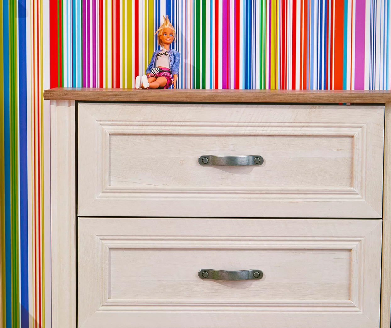 Hillview 4-Drawer Dresser 8 Hillview 4-Drawer Dresser - Image 6